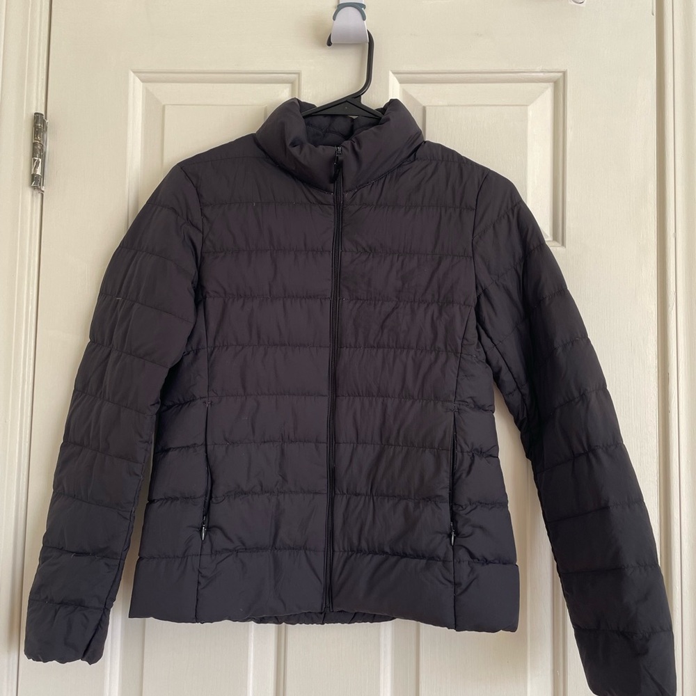 Uniqlo Women’s Black Puffer Coat Ultra Light Down